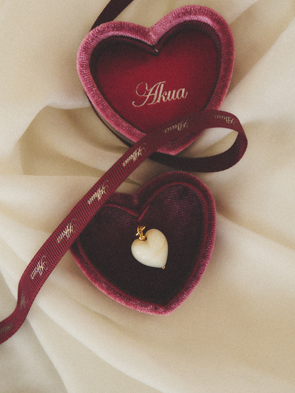 Uma Pendant Gold
