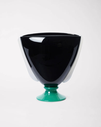 Karl Vase